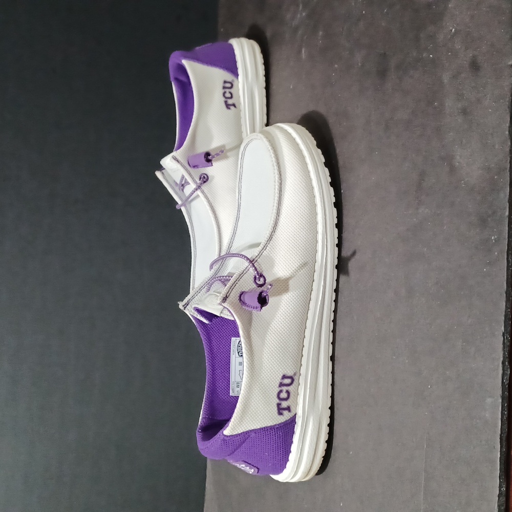 HEY DUDE WENDY TCU WOMEN'S SHOES Sz 8 PRE-OWNED